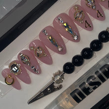 Load image into Gallery viewer, ✨BUNDLE✨ SHORT ALMOND SIZE MEDIUM
