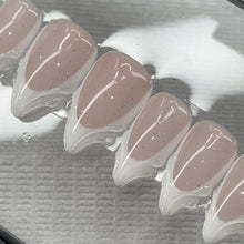 Load image into Gallery viewer, SHORT ALMOND SIZE MEDIUM
